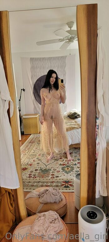 Aella_Girl