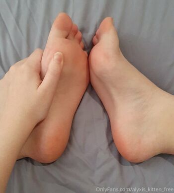 alyxis_kitten_free