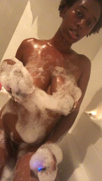 AmineBoobs69