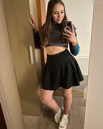 Anastasia_rose_official