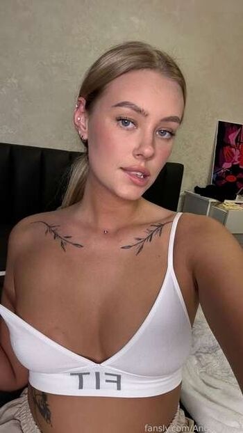 Angel_Nura