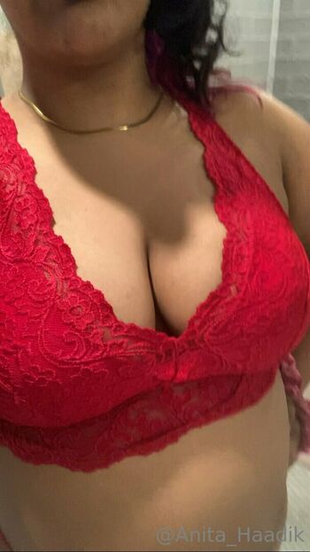 anita_haadik
