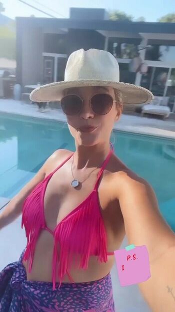 Anna Camp