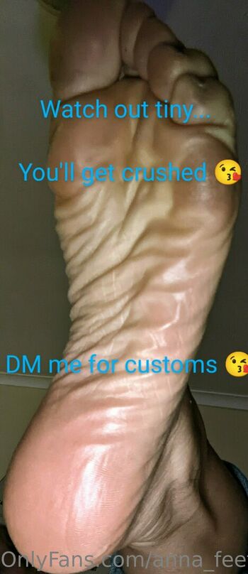 anna_feet_crush_vore
