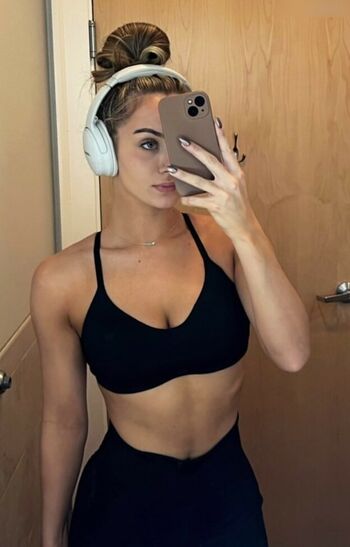 Anna Jay