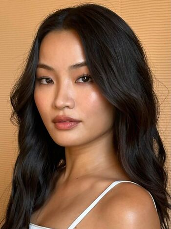 Anna Sawai