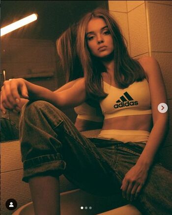 Anna Zak
