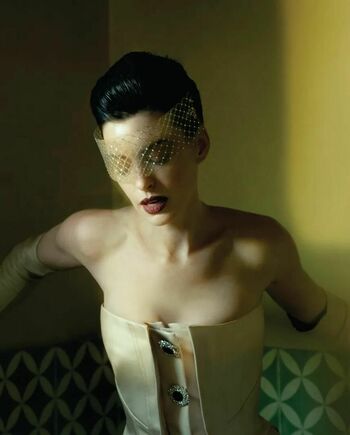 Anne Hathaway