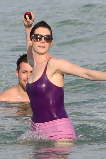 Anne Hathaway
