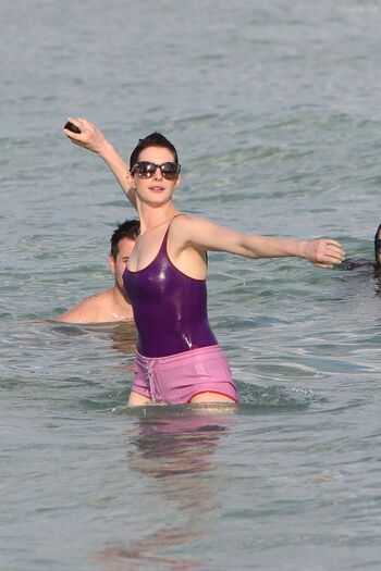 Anne Hathaway