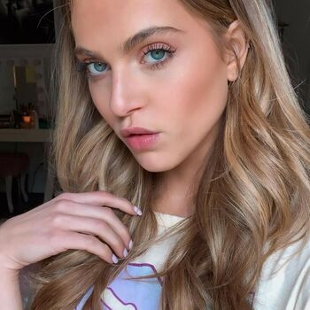 Anne Winters