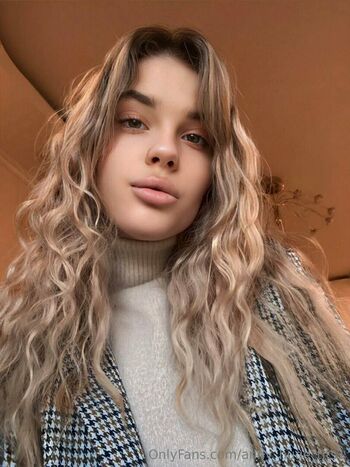 anny_huge_tits1