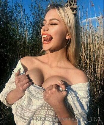 anny_huge_tits1