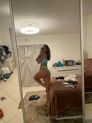 ashley_aoky