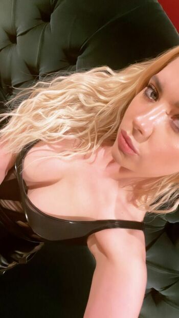 Ashley Benson