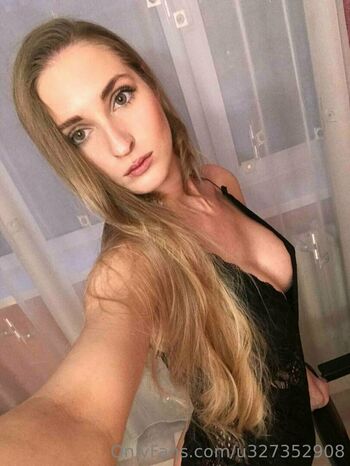 ashley_blonde