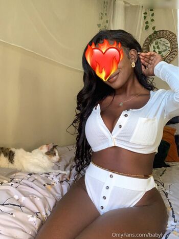 babylyraxxx