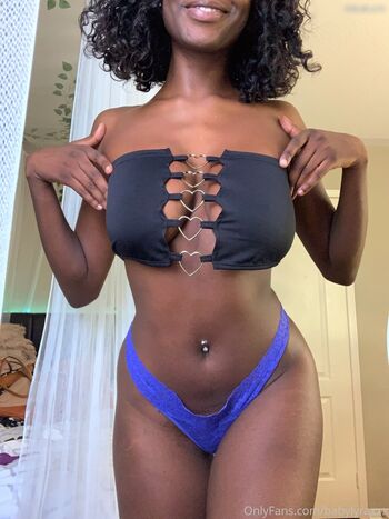 babylyraxxx