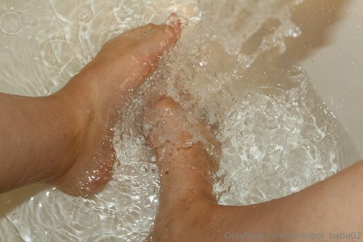 barefoot_babe02