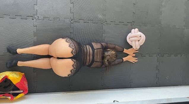 Bella Menezes