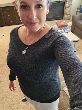bi_sexualmilf