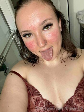 bisexualcollegegirl