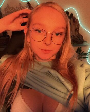 blonde_vivi