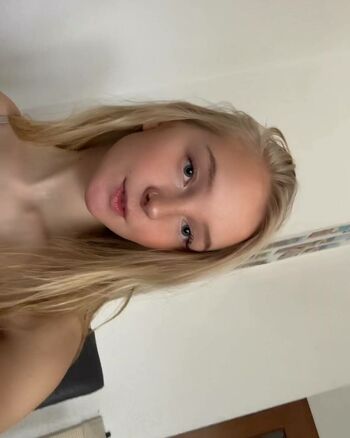 blonde_vivi