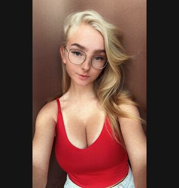 blonde_vivi