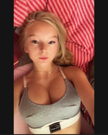 blonde_vivi