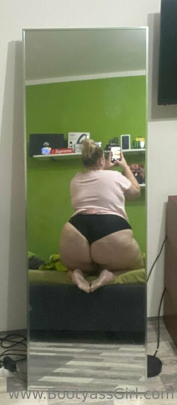bootyassgirl