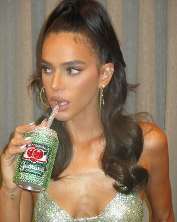 Bruna Marquezine