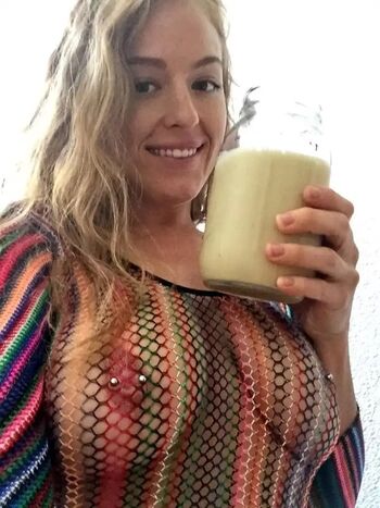 busty_ir_housewife