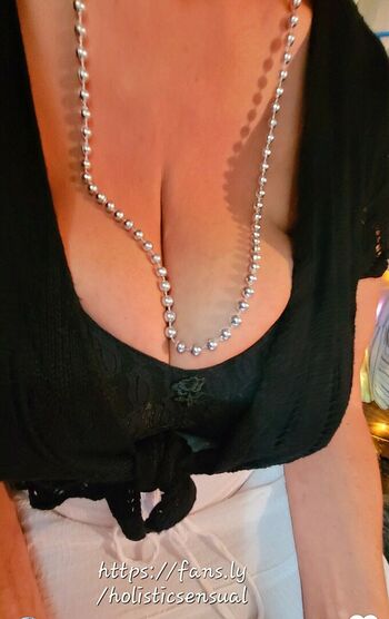 Busty Petra
