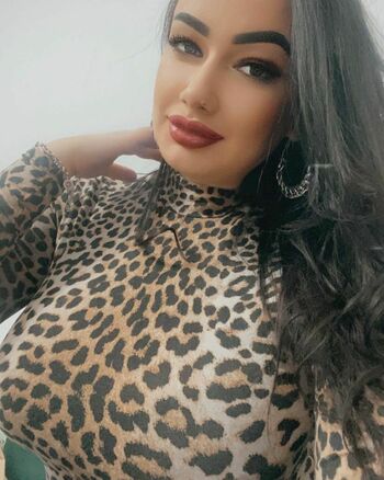 Busty Sexy Lora