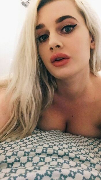 Caitlinanne Adultwork