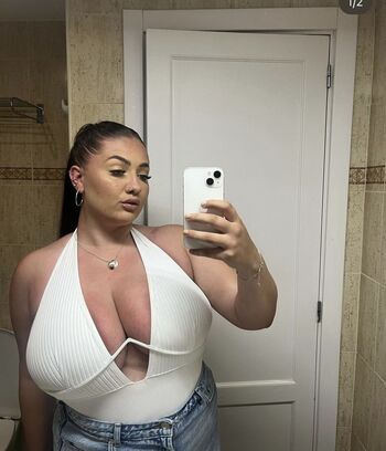 Chelsea Leigh