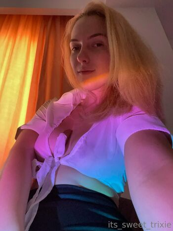 cute_blonde_princess