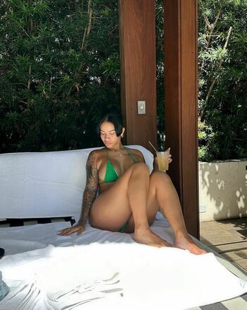 dejanicolehiott