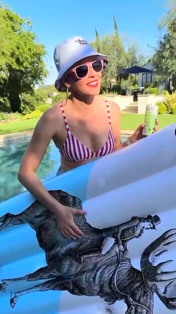 Elizabeth Banks
