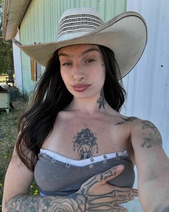 Emma Lee