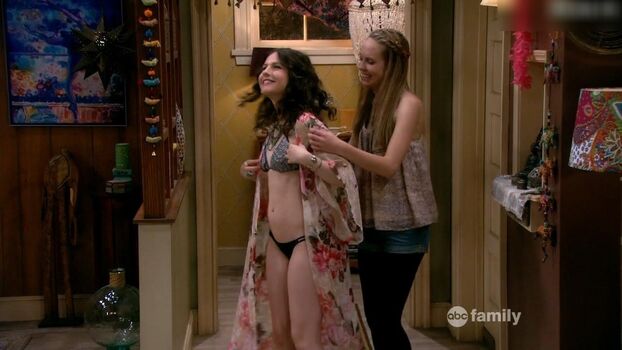 Erin Sanders