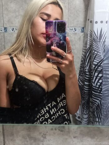 Evee Varas
