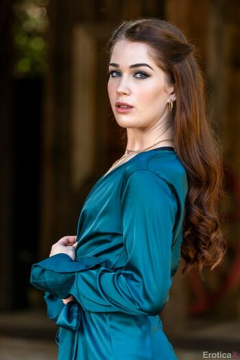 Evelyn Claire