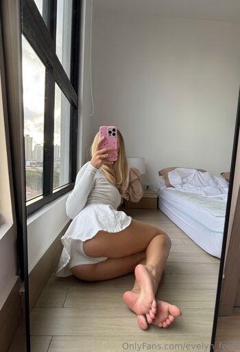 evelyn_feett