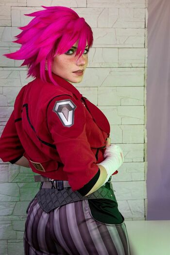 Ezy Summers Cosplay