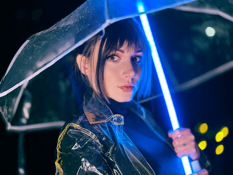 Ezy Summers Cosplay