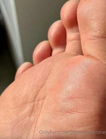 feet_feminine