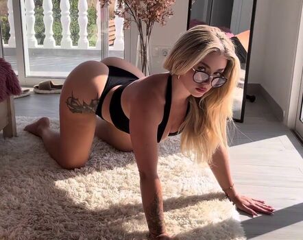 Flexible Beauties