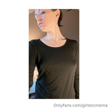 Girl On Cinema